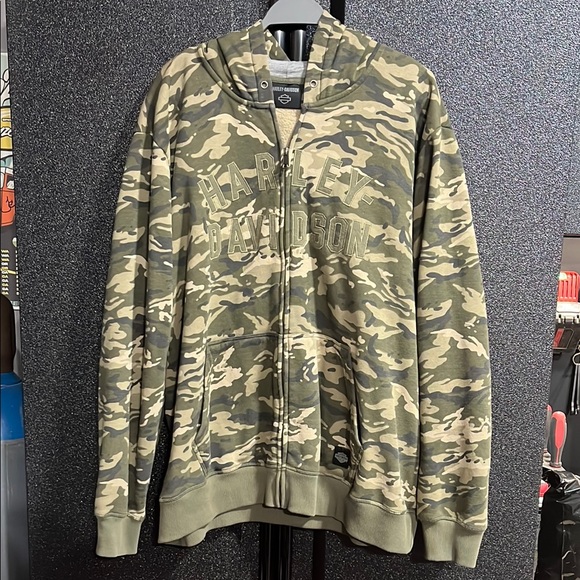 Harley Davidson Camo Hoodie - Picture 2 of 5